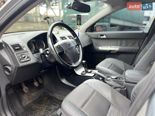 Вольво В50 2006 в Виннице на Automoto.ua Серый Вольво В50, объемом двигателя 2 л и пробегом 160 тыс. км за 3299 $, фото 11 на Automoto.ua