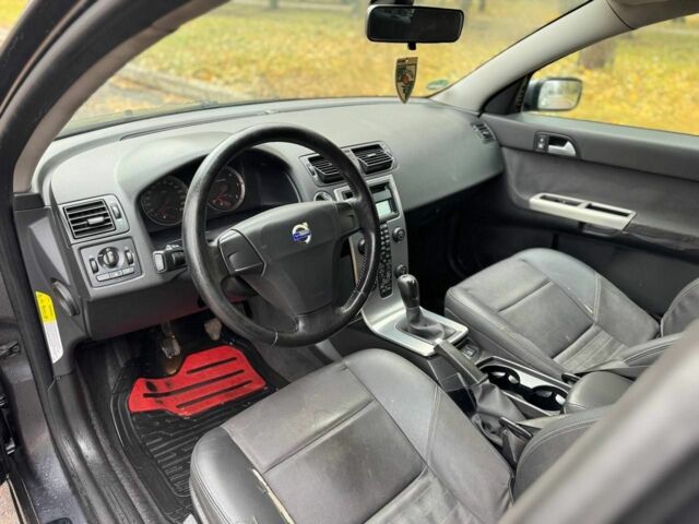 Сірий Вольво V50, об'ємом двигуна 2 л та пробігом 306 тис. км за 2700 $, фото 5 на Automoto.ua
