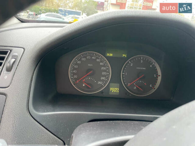 Вольво В50 2006 в Киеве на Automoto.ua Серый Вольво В50, объемом двигателя 1.56 л и пробегом 302 тыс. км за 5300 $, фото 3 на Automoto.ua