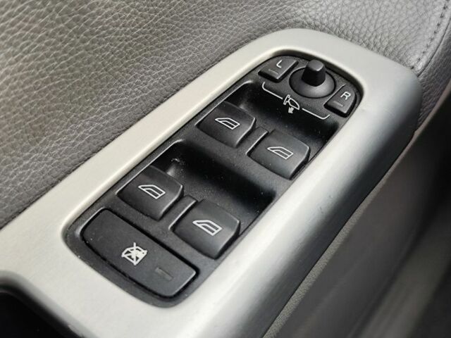 Серый Вольво В50, объемом двигателя 2 л и пробегом 370 тыс. км за 3100 $, фото 11 на Automoto.ua