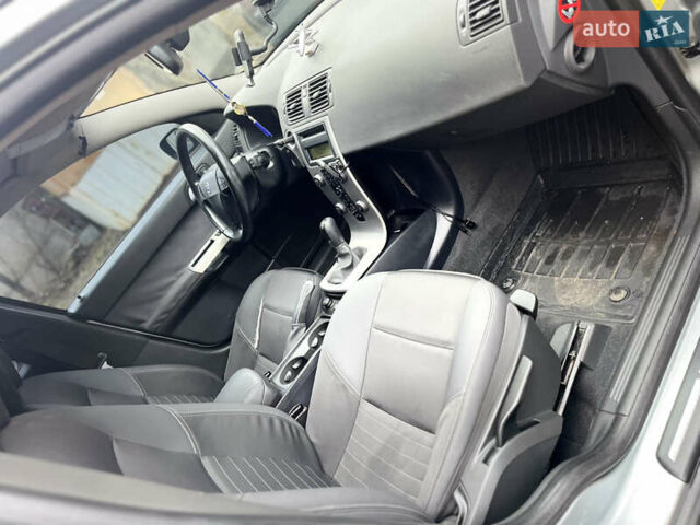 Вольво В50 2006 в Виннице на Automoto.ua Серый Вольво В50, объемом двигателя 2 л и пробегом 160 тыс. км за 3299 $, фото 22 на Automoto.ua