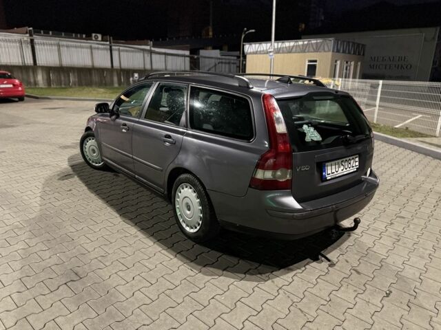 Сірий Вольво V50, об'ємом двигуна 2 л та пробігом 300 тис. км за 2750 $, фото 4 на Automoto.ua