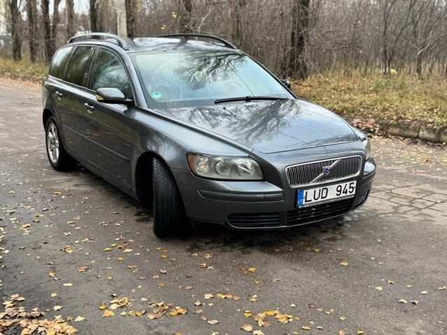 Сірий Вольво V50, об'ємом двигуна 2 л та пробігом 306 тис. км за 2700 $, фото 1 на Automoto.ua