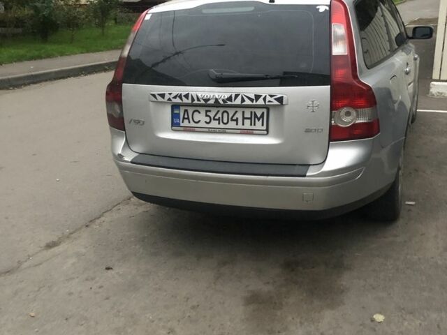 Вольво В50 2006 в Луцке на Automoto.ua Серый Вольво В50, объемом двигателя 2 л и пробегом 270 тыс. км за 4700 $, фото 1 на Automoto.ua