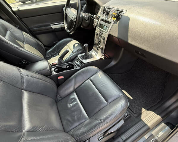 Серый Вольво В50, объемом двигателя 1.56 л и пробегом 308 тыс. км за 6000 $, фото 20 на Automoto.ua