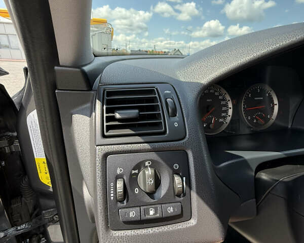 Серый Вольво В50, объемом двигателя 1.56 л и пробегом 308 тыс. км за 6000 $, фото 16 на Automoto.ua