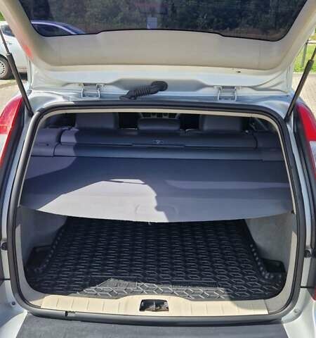 Сірий Вольво V50, об'ємом двигуна 2.44 л та пробігом 317 тис. км за 6600 $, фото 11 на Automoto.ua