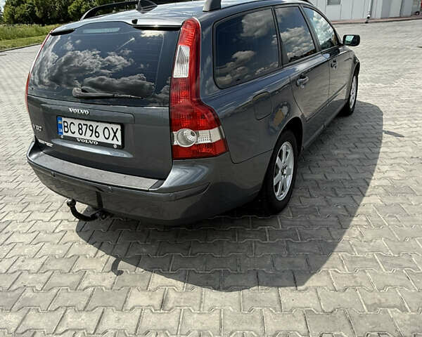 Серый Вольво В50, объемом двигателя 1.56 л и пробегом 308 тыс. км за 6000 $, фото 4 на Automoto.ua