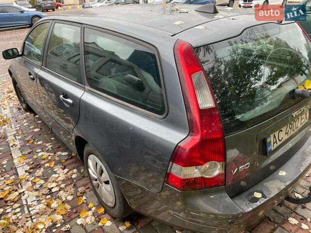 Вольво В50 2006 в Киеве на Automoto.ua Серый Вольво В50, объемом двигателя 1.56 л и пробегом 302 тыс. км за 5300 $, фото 5 на Automoto.ua