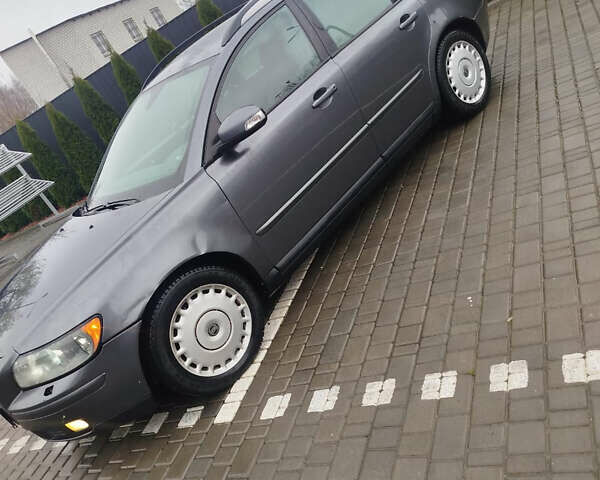 Сірий Вольво V50, об'ємом двигуна 2 л та пробігом 300 тис. км за 2750 $, фото 4 на Automoto.ua