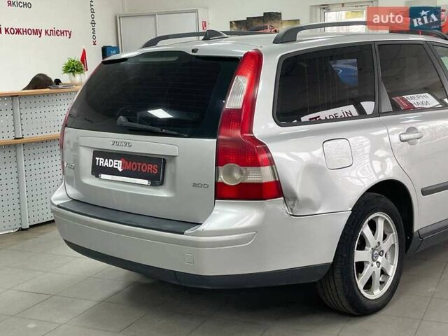 Серый Вольво В50, объемом двигателя 2 л и пробегом 400 тыс. км за 4690 $, фото 11 на Automoto.ua