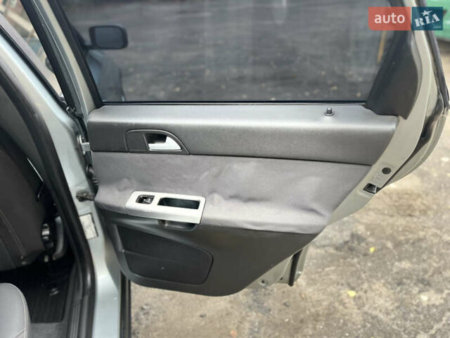 Вольво В50 2006 в Виннице на Automoto.ua Серый Вольво В50, объемом двигателя 2 л и пробегом 160 тыс. км за 3299 $, фото 21 на Automoto.ua