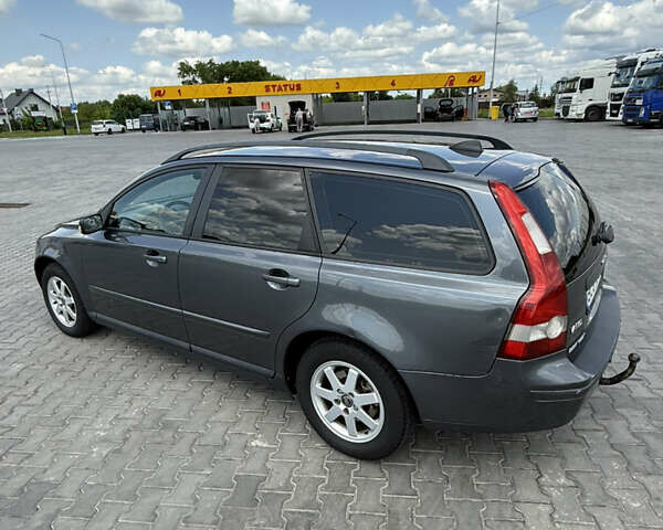 Серый Вольво В50, объемом двигателя 1.56 л и пробегом 308 тыс. км за 6000 $, фото 7 на Automoto.ua