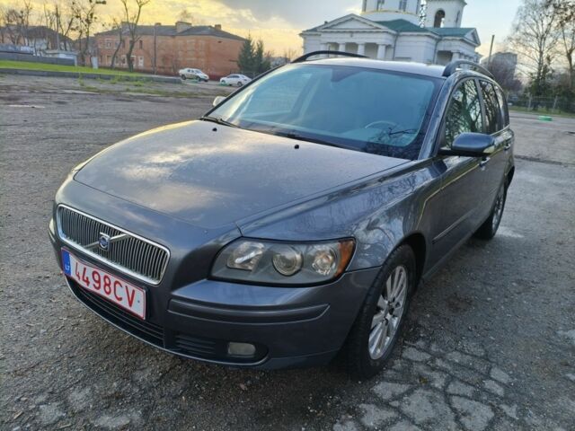 Серый Вольво В50, объемом двигателя 1.6 л и пробегом 300 тыс. км за 3500 $, фото 14 на Automoto.ua