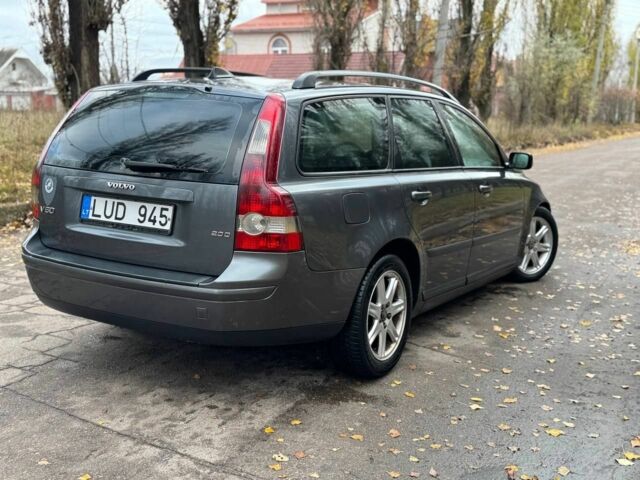 Сірий Вольво V50, об'ємом двигуна 2 л та пробігом 306 тис. км за 2700 $, фото 3 на Automoto.ua
