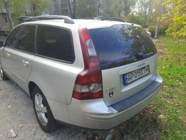 Сірий Вольво V50, об'ємом двигуна 2 л та пробігом 270 тис. км за 4800 $, фото 3 на Automoto.ua