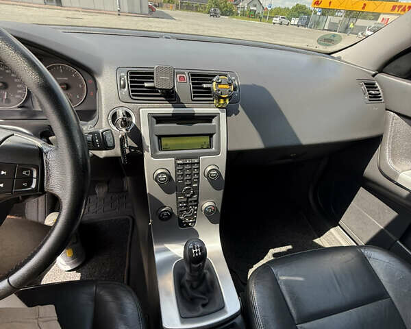 Серый Вольво В50, объемом двигателя 1.56 л и пробегом 308 тыс. км за 6000 $, фото 17 на Automoto.ua