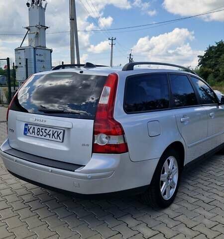 Сірий Вольво V50, об'ємом двигуна 2.44 л та пробігом 317 тис. км за 6600 $, фото 8 на Automoto.ua