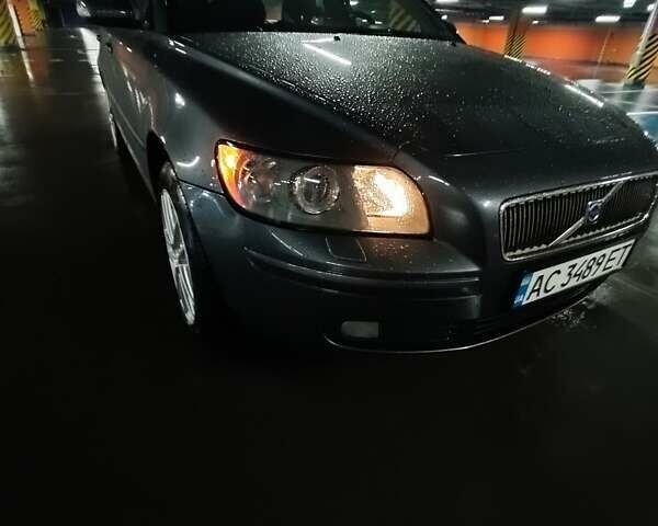 Серый Вольво В50, объемом двигателя 2 л и пробегом 305 тыс. км за 5400 $, фото 8 на Automoto.ua