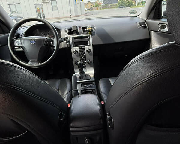 Серый Вольво В50, объемом двигателя 1.56 л и пробегом 308 тыс. км за 6000 $, фото 12 на Automoto.ua