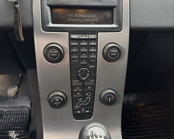 Вольво В50 2006 в Тернополе на Automoto.ua Серый Вольво В50, объемом двигателя 2 л и пробегом 404 тыс. км за 4400 $, фото 10 на Automoto.ua