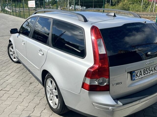 Сірий Вольво V50, об'ємом двигуна 2.4 л та пробігом 330 тис. км за 5514 $, фото 1 на Automoto.ua