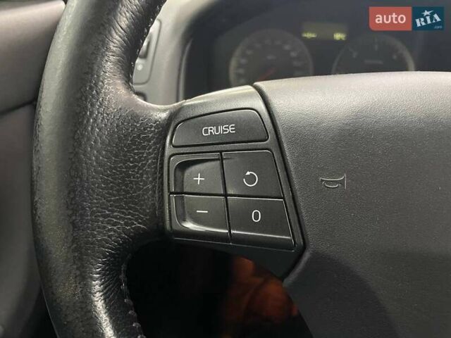 Серый Вольво В50, объемом двигателя 2 л и пробегом 400 тыс. км за 4690 $, фото 20 на Automoto.ua