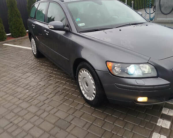 Сірий Вольво V50, об'ємом двигуна 2 л та пробігом 300 тис. км за 2750 $, фото 1 на Automoto.ua