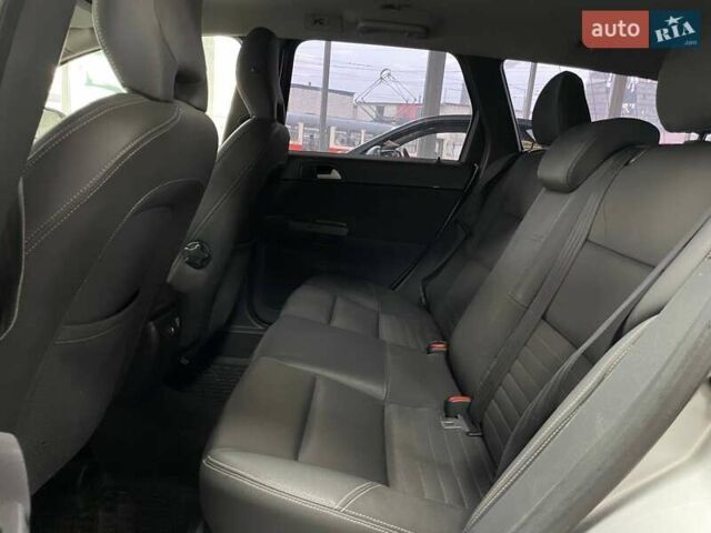 Серый Вольво В50, объемом двигателя 2 л и пробегом 400 тыс. км за 4690 $, фото 32 на Automoto.ua