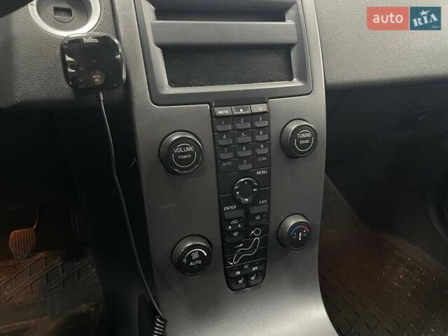 Серый Вольво В50, объемом двигателя 2 л и пробегом 400 тыс. км за 4690 $, фото 24 на Automoto.ua