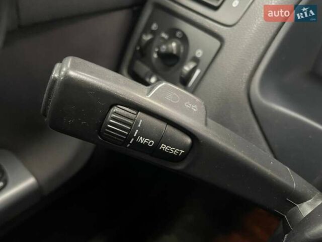 Серый Вольво В50, объемом двигателя 2 л и пробегом 400 тыс. км за 4690 $, фото 19 на Automoto.ua