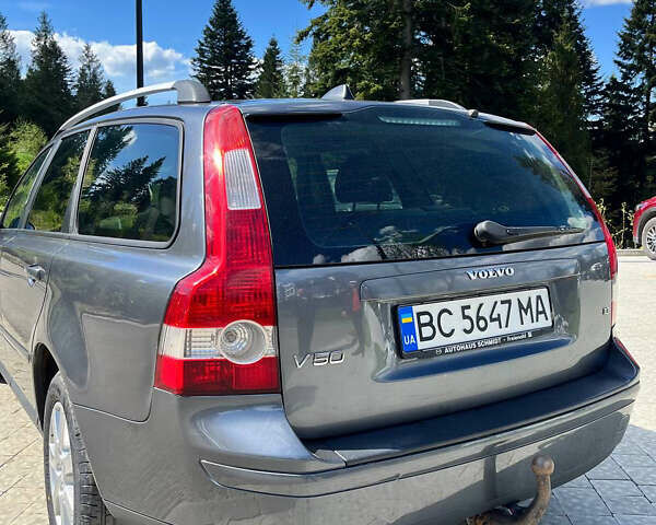 Сірий Вольво V50, об'ємом двигуна 1.8 л та пробігом 238 тис. км за 5500 $, фото 5 на Automoto.ua