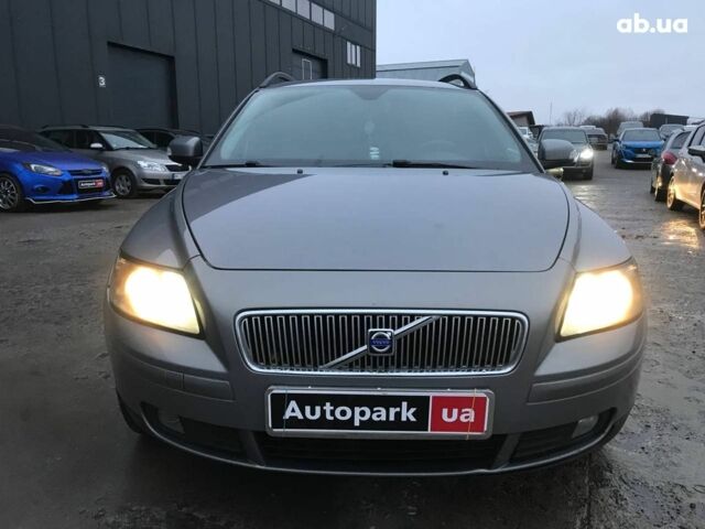 Серый Вольво В50, объемом двигателя 1.6 л и пробегом 367 тыс. км за 6490 $, фото 1 на Automoto.ua