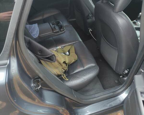 Серый Вольво В50, объемом двигателя 2 л и пробегом 342 тыс. км за 4200 $, фото 9 на Automoto.ua