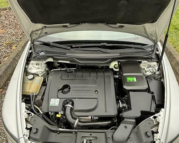 Сірий Вольво V50, об'ємом двигуна 1.56 л та пробігом 277 тис. км за 6700 $, фото 15 на Automoto.ua