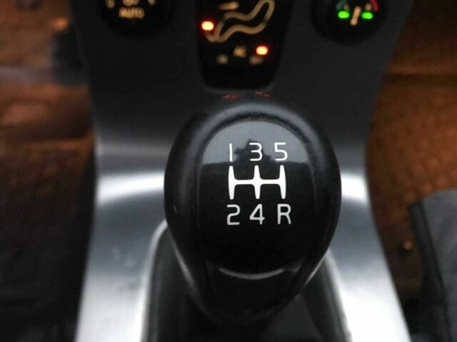 Серый Вольво В50, объемом двигателя 1.6 л и пробегом 367 тыс. км за 6490 $, фото 6 на Automoto.ua