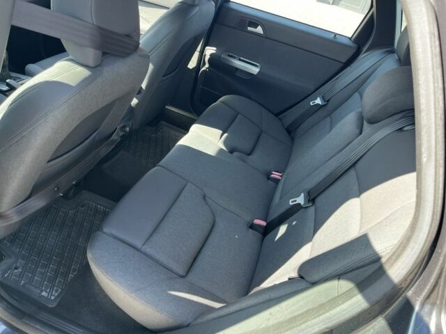 Серый Вольво В50, объемом двигателя 2 л и пробегом 240 тыс. км за 2400 $, фото 5 на Automoto.ua