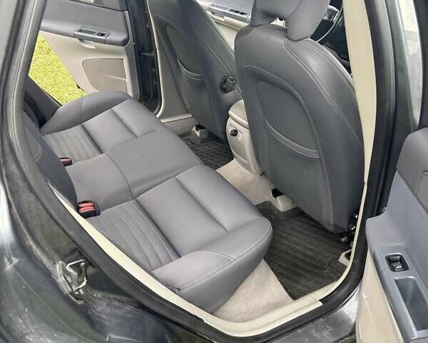 Серый Вольво В50, объемом двигателя 1.6 л и пробегом 599 тыс. км за 4500 $, фото 3 на Automoto.ua