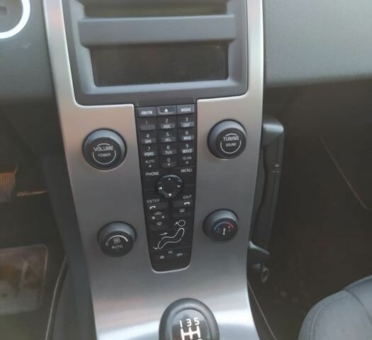 Серый Вольво В50, объемом двигателя 1.8 л и пробегом 211 тыс. км за 1015 $, фото 5 на Automoto.ua