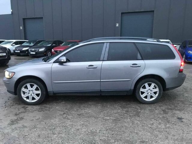 Серый Вольво В50, объемом двигателя 1.6 л и пробегом 367 тыс. км за 6490 $, фото 3 на Automoto.ua