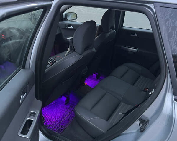 Сірий Вольво V50, об'ємом двигуна 2 л та пробігом 299 тис. км за 6100 $, фото 8 на Automoto.ua