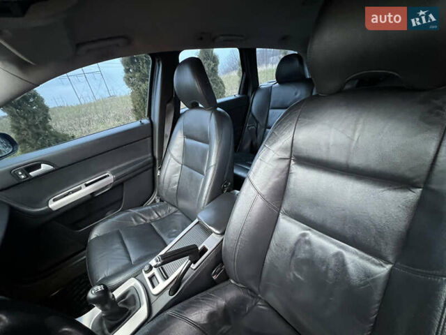 Серый Вольво В50, объемом двигателя 1.56 л и пробегом 389 тыс. км за 4950 $, фото 8 на Automoto.ua