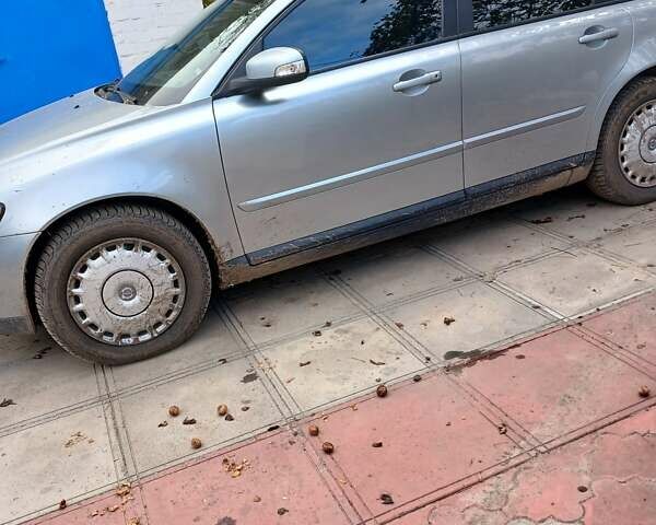Сірий Вольво V50, об'ємом двигуна 2.4 л та пробігом 370 тис. км за 6500 $, фото 4 на Automoto.ua