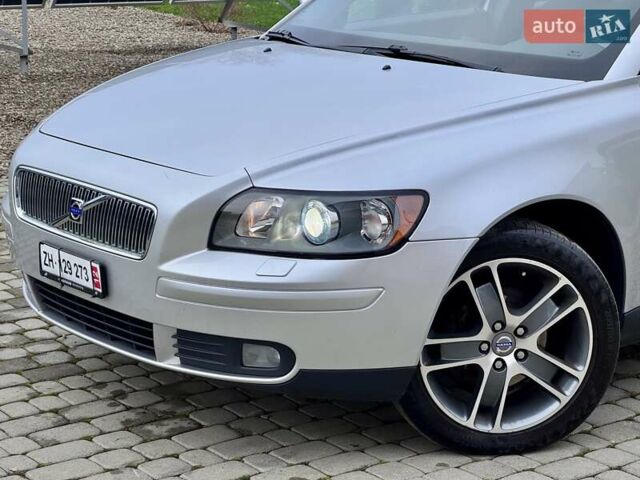 Серый Вольво В50, объемом двигателя 2 л и пробегом 213 тыс. км за 6500 $, фото 4 на Automoto.ua