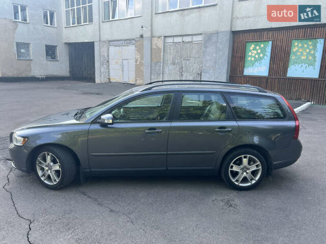 Серый Вольво В50, объемом двигателя 1.6 л и пробегом 319 тыс. км за 5999 $, фото 3 на Automoto.ua