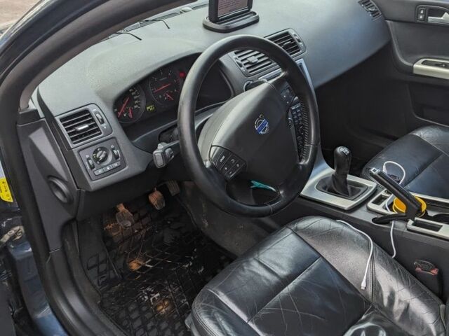 Серый Вольво В50, объемом двигателя 1.6 л и пробегом 390 тыс. км за 5700 $, фото 8 на Automoto.ua