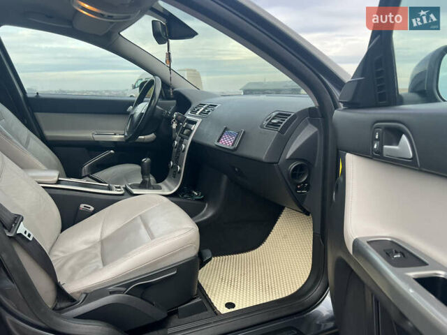 Серый Вольво В50, объемом двигателя 1.56 л и пробегом 320 тыс. км за 6000 $, фото 23 на Automoto.ua