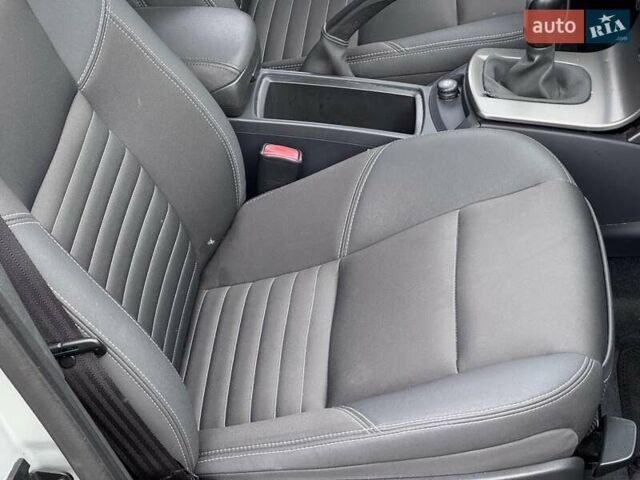 Серый Вольво В50, объемом двигателя 2 л и пробегом 213 тыс. км за 6500 $, фото 24 на Automoto.ua