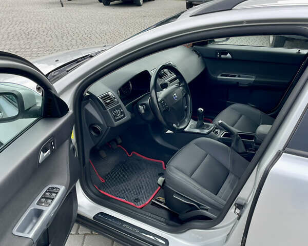 Сірий Вольво V50, об'ємом двигуна 1.6 л та пробігом 234 тис. км за 6000 $, фото 6 на Automoto.ua