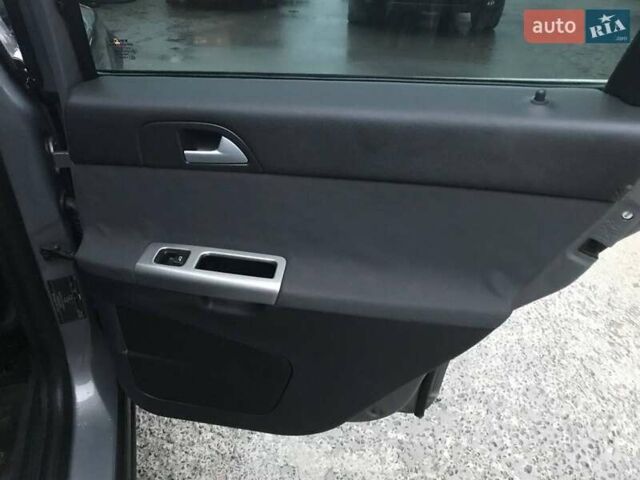 Серый Вольво В50, объемом двигателя 1.6 л и пробегом 367 тыс. км за 6490 $, фото 11 на Automoto.ua